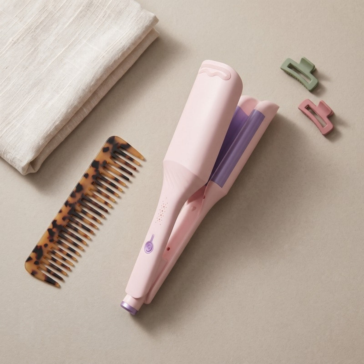 Wave Triple Barrel Hair Waver flat lay